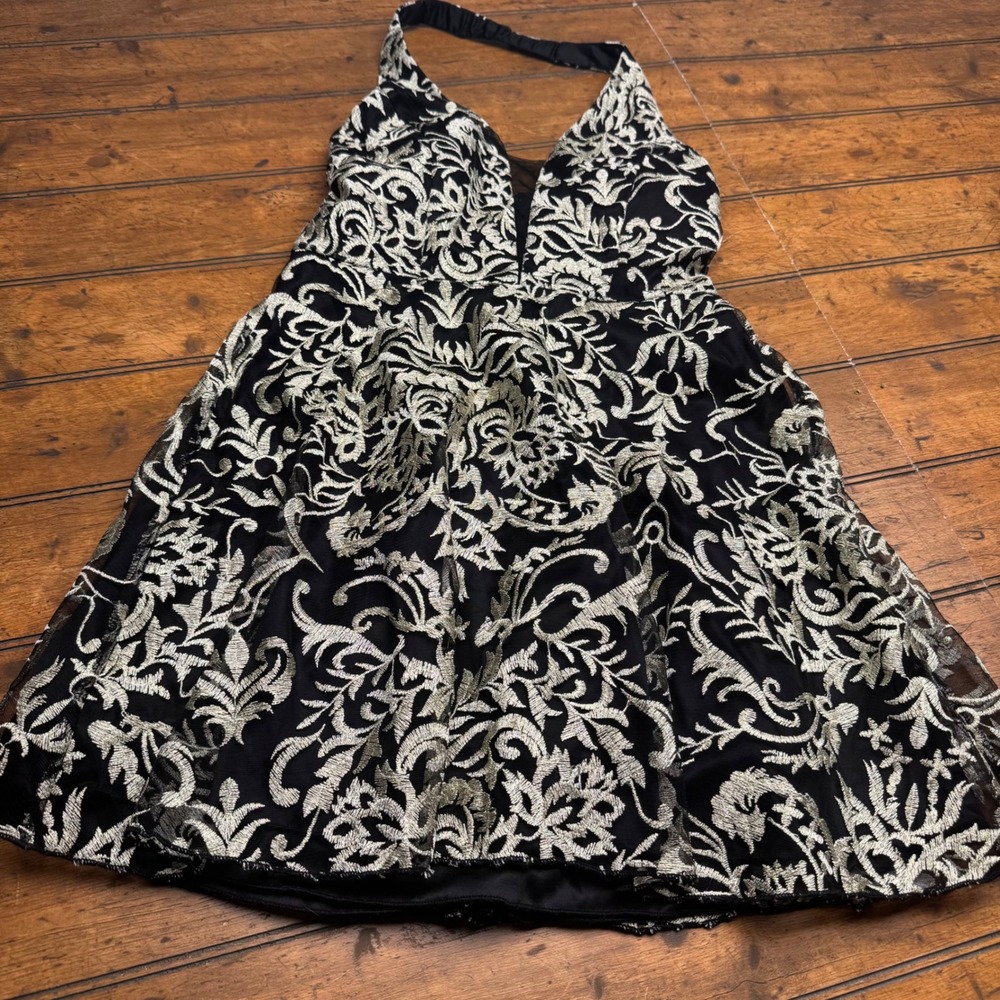 Windsor Silver Embroidered Damask Halter‎ Fit Flare Dress Black Size 9